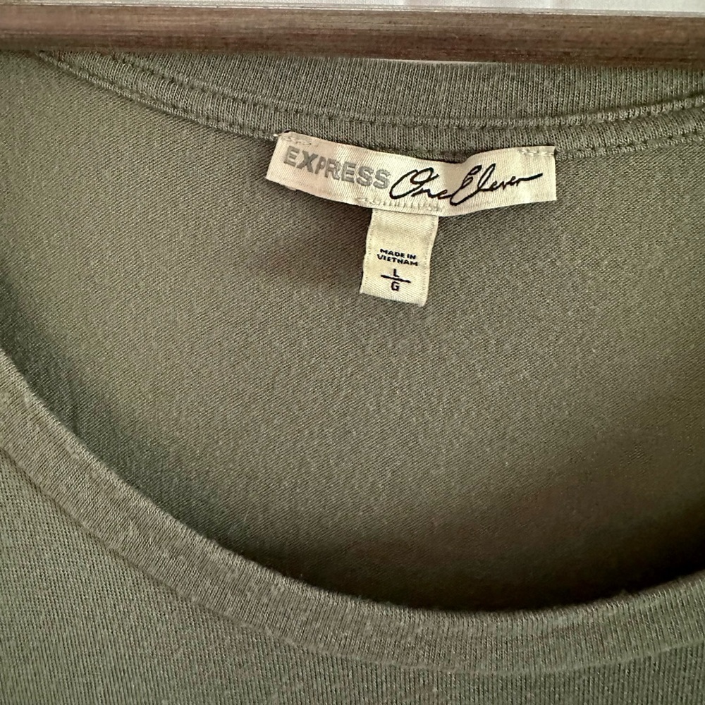 Express Top - Picture 2 of 5